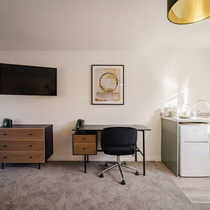 Room 4, kitchenette and desk